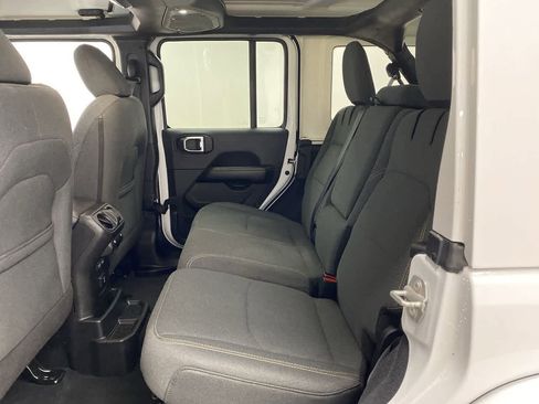 Used 2024 Jeep Wrangler Sahara image 16