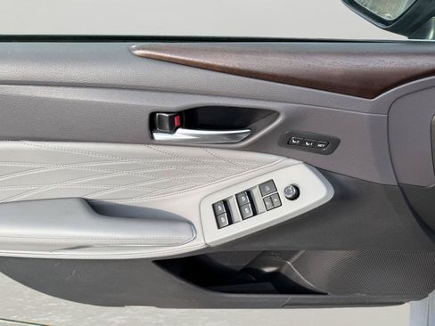 Used 2020 Toyota Avalon Limited w/ Advanced Safety Package FWD image 7