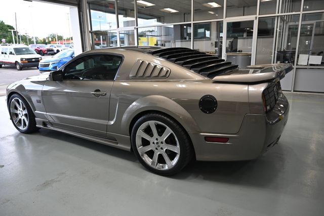 Used 2005 Ford Mustang GT Premium RWD image 8