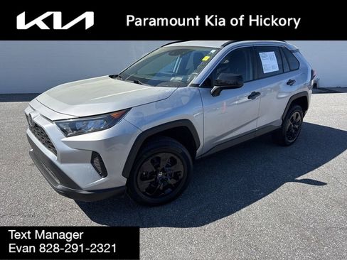 Used 2020 Toyota RAV4 LE image 1