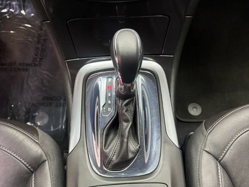 Used 2017 Buick Regal Sport Touring FWD image 16