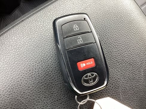 Used 2025 Toyota Tacoma TRD Sport image 30