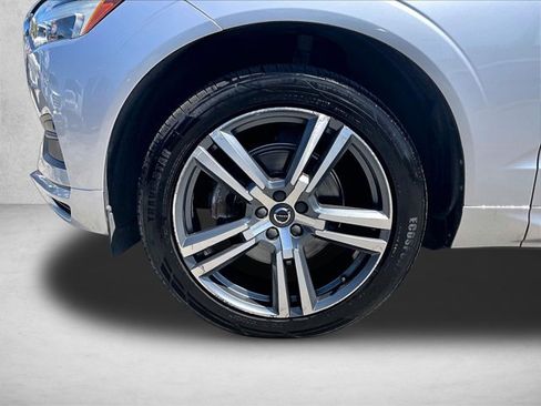 Used 2020 Volvo XC60 T5 Momentum FWD image 10