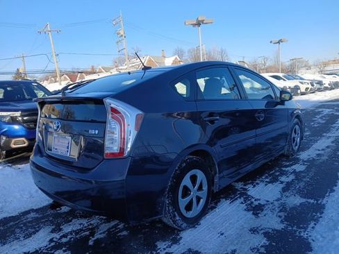 Used 2014 Toyota Prius Three image 4