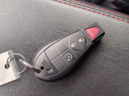 Used 2015 Jeep Cherokee Trailhawk w/ Cold Weather Group image 34