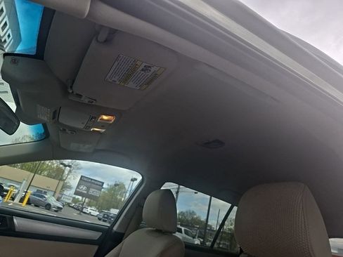 Used 2016 Subaru Outback 2.5i Premium AWD/4WD image 14