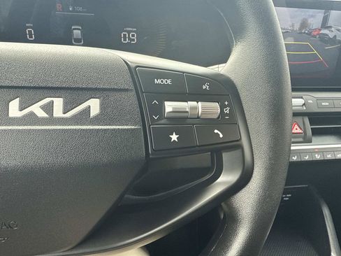 Used 2025 Kia K4 FWD image 29