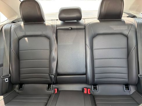 Used 2024 Volkswagen Jetta SE w/ Panoramic Sunroof Package FWD image 16