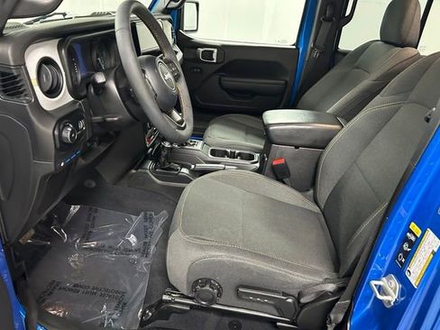 Used 2024 Jeep Wrangler Unlimited AWD/4WD image 12