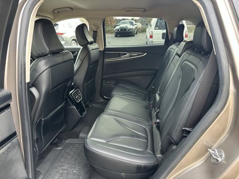 Used 2021 Lincoln Nautilus FWD w/ Equipment Group 101A image 19