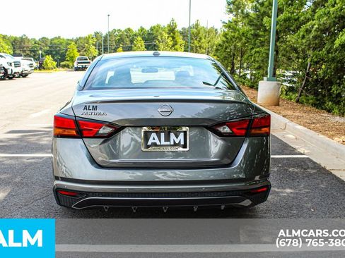Used 2025 Nissan Altima 2.5 SV FWD image 10