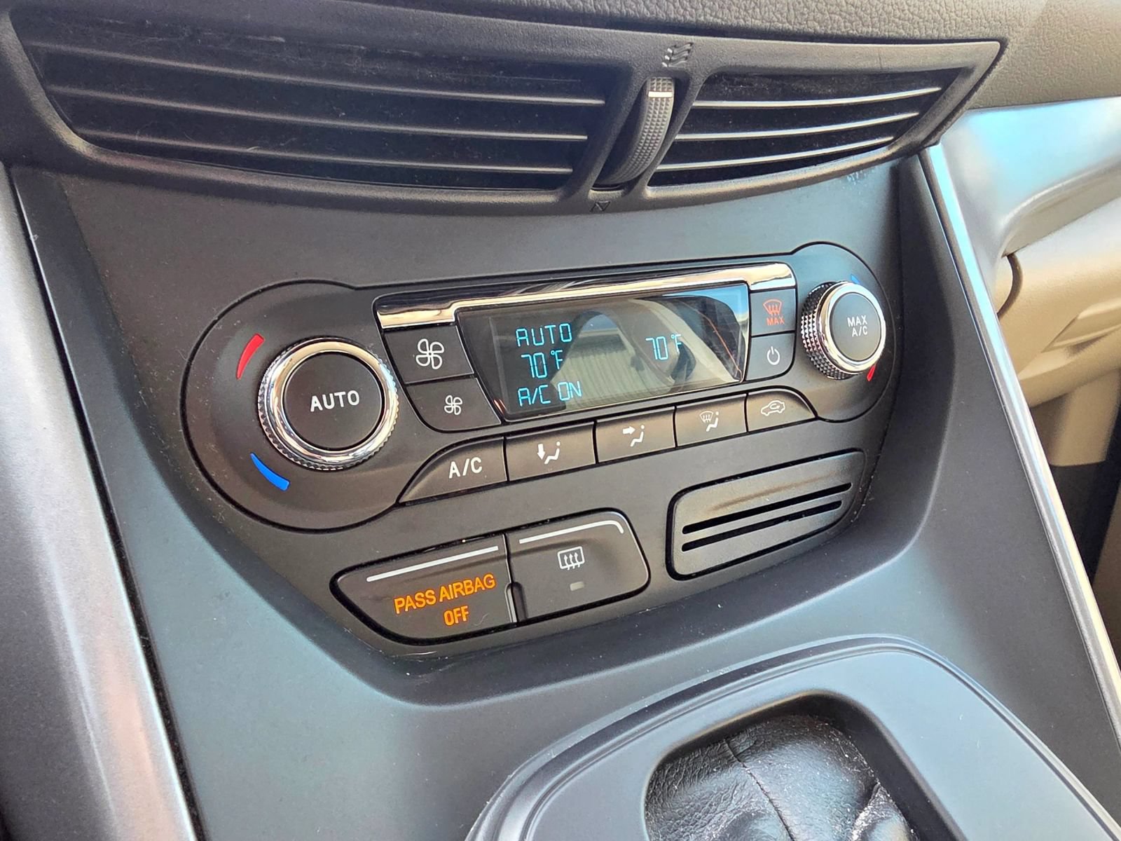 Used 2016 Ford Escape SE w/ Equipment Group 201A FWD image 30