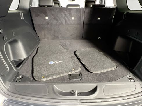 Used 2022 Jeep Grand Cherokee Limited image 26