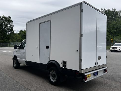 Used 2023 Ford E-350 and Econoline 350 Super Duty w/ Power Windows & Locks Group RWD image 5