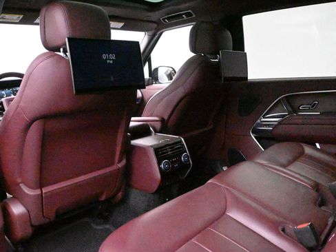 Used 2023 Land Rover Range Rover Long Wheelbase Autobiography image 13