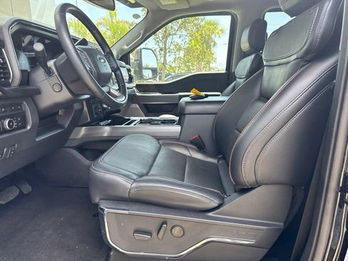 Used 2023 Ford F250 Lariat w/ Lariat Ultimate Package AWD/4WD image 5