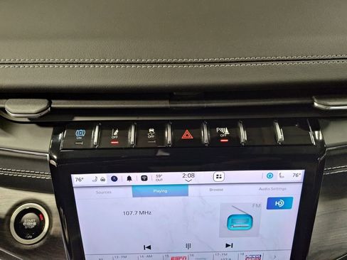 Used 2022 Jeep Grand Cherokee Overland AWD/4WD image 21