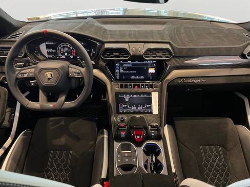 Used 2024 Lamborghini Urus Performante image 14