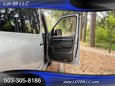 Used 2021 Nissan NV 3500 SV RWD image 35