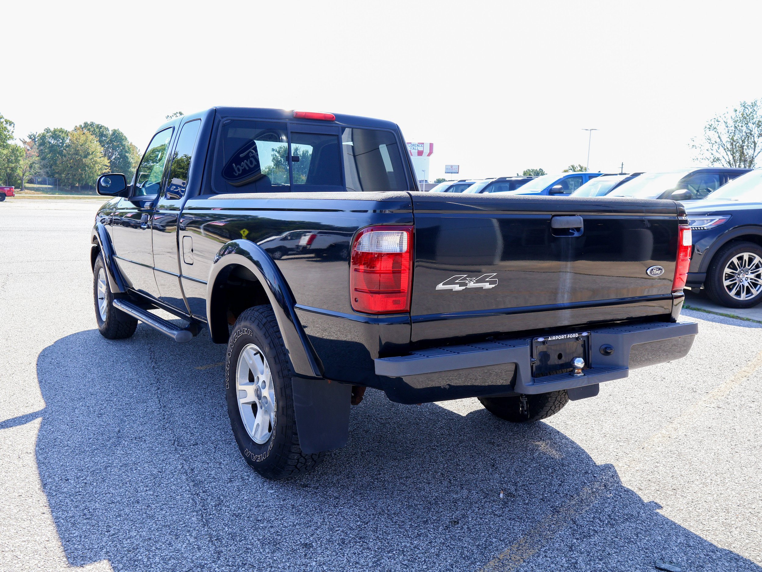 Used 2004 Ford Ranger XLT AWD/4WD image 3