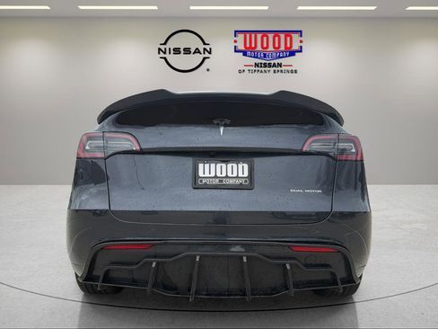 Used 2025 Tesla Model Y Long Range AWD/4WD image 3