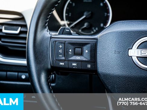 Used 2025 Nissan Rogue SV image 33