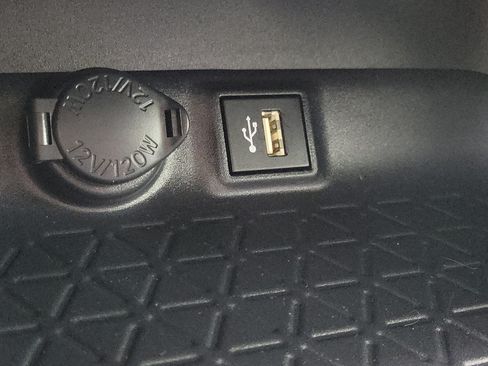 Certified 2025 Toyota RAV4 XLE FWD image 32