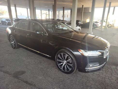 Used 2024 Volvo S90 B6 Plus image 2