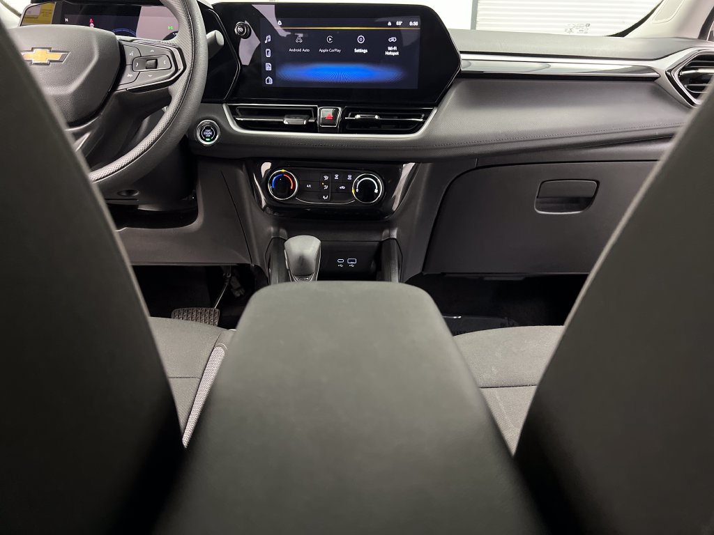 Used 2025 Chevrolet TrailBlazer LT AWD/4WD image 42