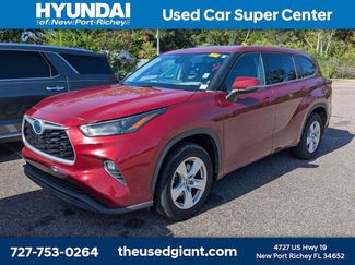Used 2022 Toyota Highlander LE FWD video 1