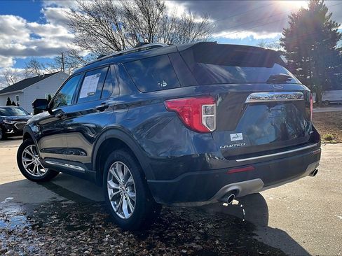 Used 2023 Ford Explorer Limited w/ Equipment Group 301A image 5