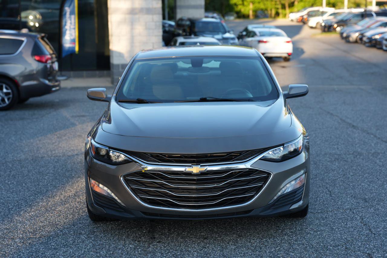 Used 2020 Chevrolet Malibu LT FWD image 2