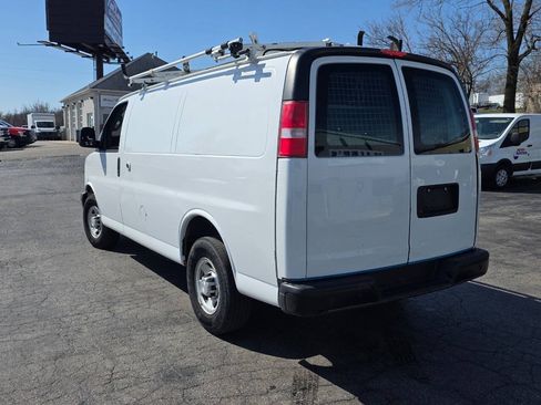 Used 2017 Chevrolet Express 2500 RWD image 6