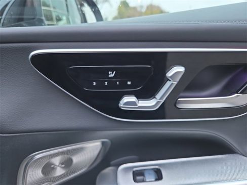 Certified 2024 Mercedes-Benz GLC 300 image 17