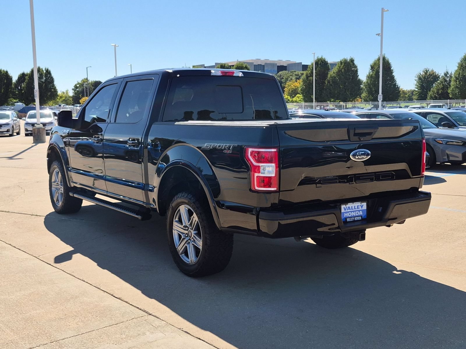 Used 2019 Ford F150 XLT w/ Equipment Group 302A Luxury AWD/4WD image 8