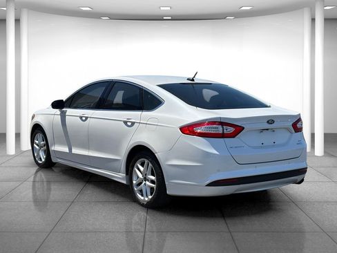 Used 2016 Ford Fusion SE w/ Equipment Group 202A FWD image 5