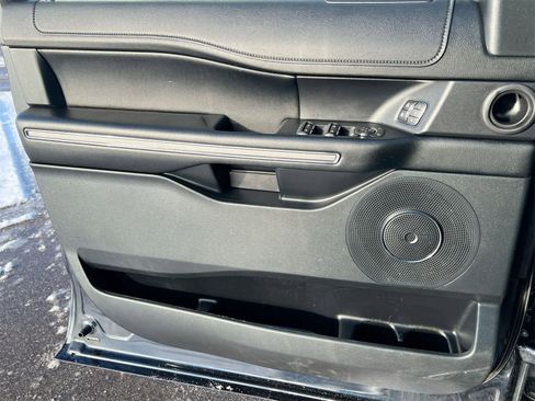 Used 2021 Ford Expedition Max XLT image 29