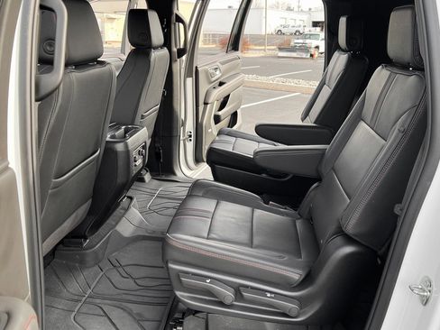 Used 2024 Chevrolet Suburban RST image 18