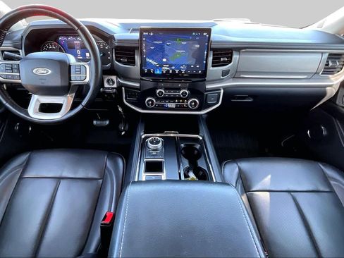 Used 2024 Ford Expedition XLT RWD image 14