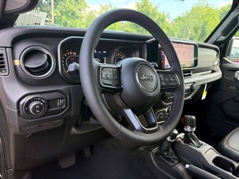 New 2026 Jeep Gladiator Sport AWD/4WD image 7