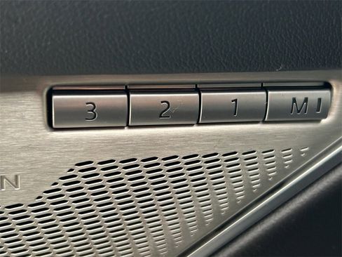 Used 2024 Jaguar F-PACE R-Dynamic S image 26