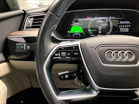 Used 2024 Audi Q8 e-tron Premium Plus AWD/4WD image 22