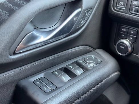 Used 2024 GMC Yukon Denali AWD/4WD image 25