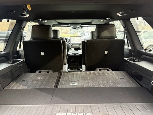 Used 2025 Toyota Sequoia Platinum image 7