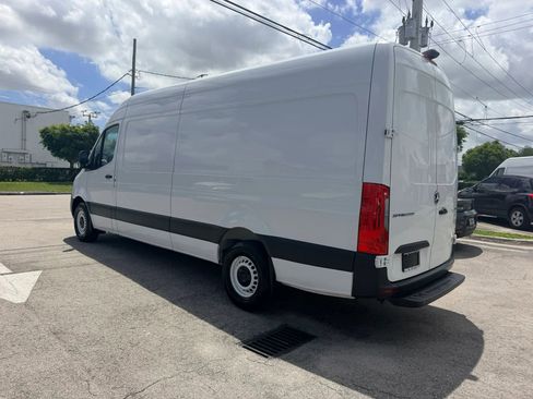 Used 2023 Mercedes-Benz Sprinter 2500 w/ Dashboard Charging Package image 5