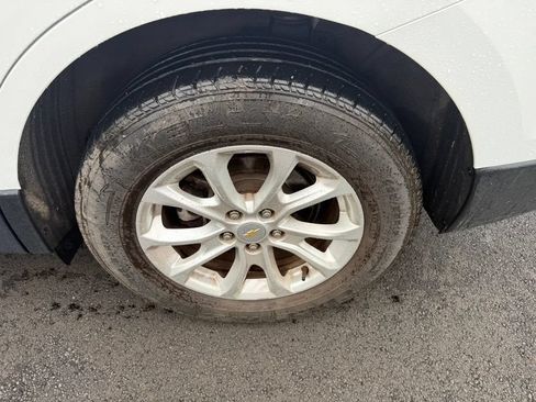 Used 2018 Chevrolet Equinox LS AWD/4WD image 15