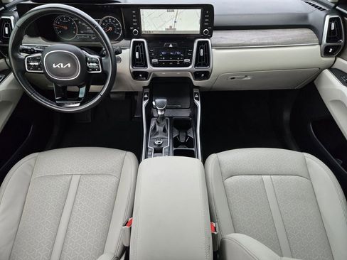 Used 2023 Kia Sorento EX w/ Panoramic Sunroof Package image 25