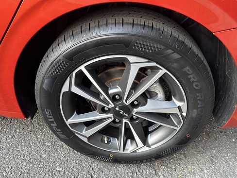 Used 2023 Kia Forte LXS w/ LXS Technology Package FWD image 10