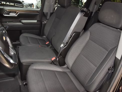 Used 2023 Chevrolet Silverado 1500 LT AWD/4WD image 29