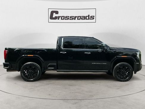 Used 2025 GMC Sierra 2500 Denali Ultimate AWD/4WD image 6